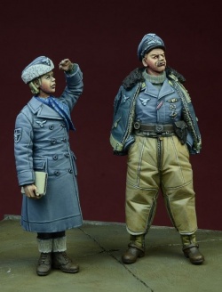 1/35 ドイツ空軍 パイロット & 女性補助員(2体セット)1942-45 冬 - ウインドウを閉じる